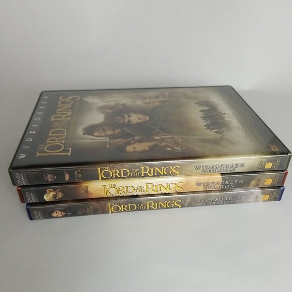 Lord of the Rings Trilogy Widescreen 6 disk set with special bonus features - Picture 3 of 4